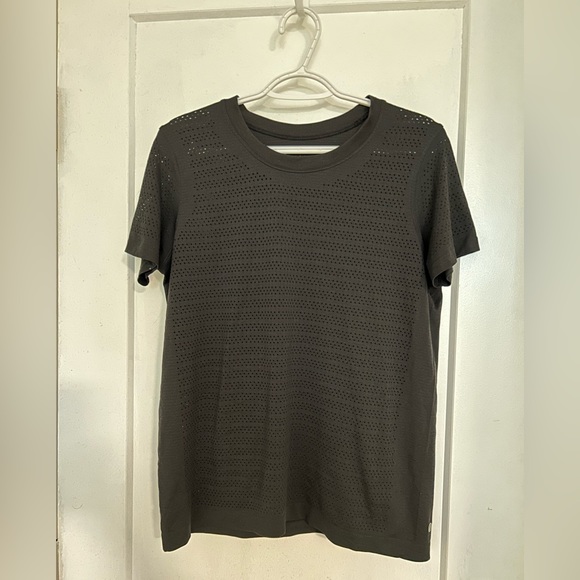 Lululemon Mesh Tee - Picture 1 of 3